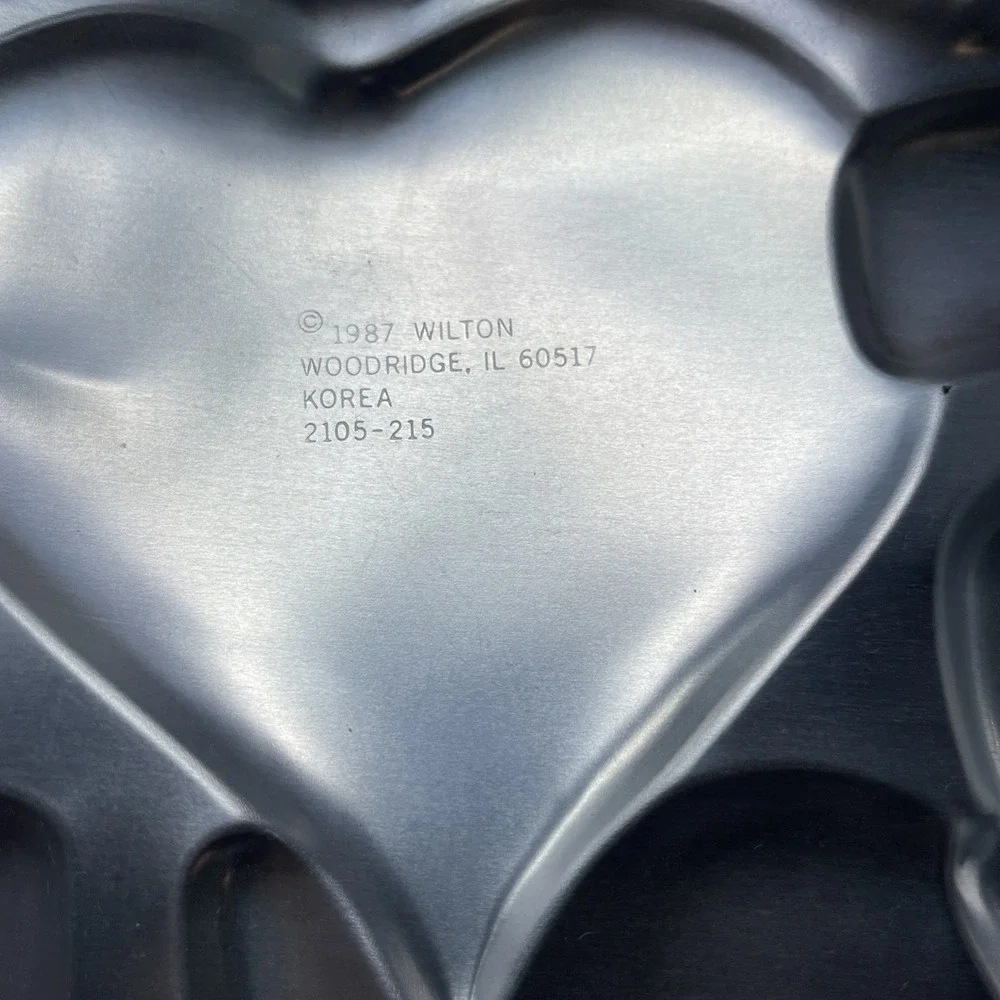 Lot Of 2 Wilton Cake Pans Heart 9